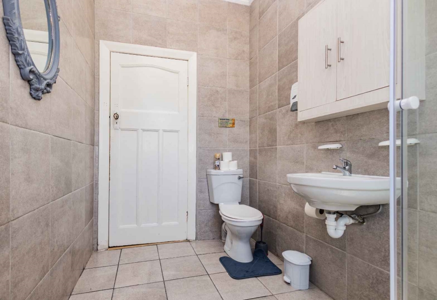 To Let 2 Bedroom Property for Rent in Oakdale Western Cape